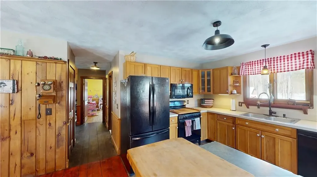 55 Howard Hill Road Foster RI 02825