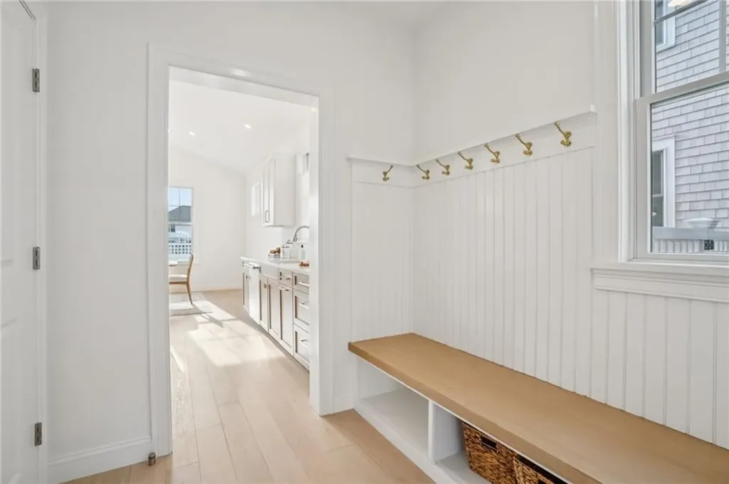 4 Lookout Lane Portsmouth RI 02871