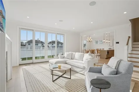 4 Lookout Lane Portsmouth RI 02871