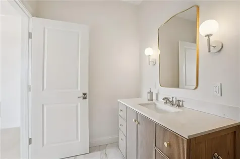 4 Lookout Lane Portsmouth RI 02871