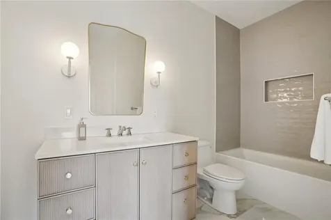 4 Lookout Lane Portsmouth RI 02871