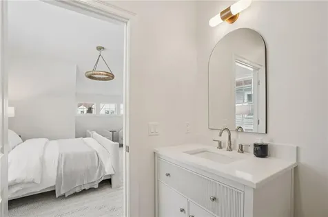 4 Lookout Lane Portsmouth RI 02871