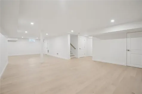 4 Lookout Lane Portsmouth RI 02871