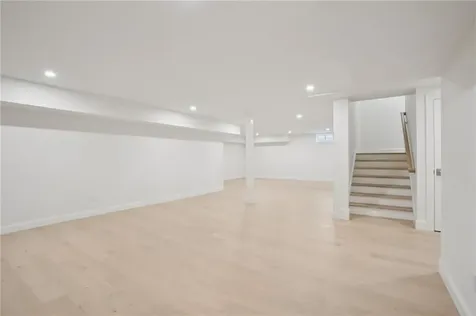 4 Lookout Lane Portsmouth RI 02871