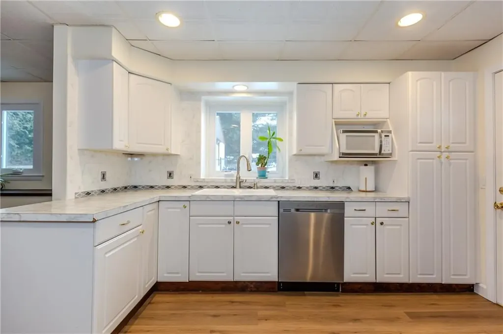 10 Mott Street Johnston RI 02919