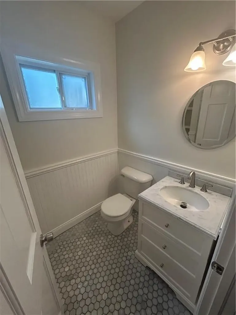 6 Gladding Court Newport RI 02840