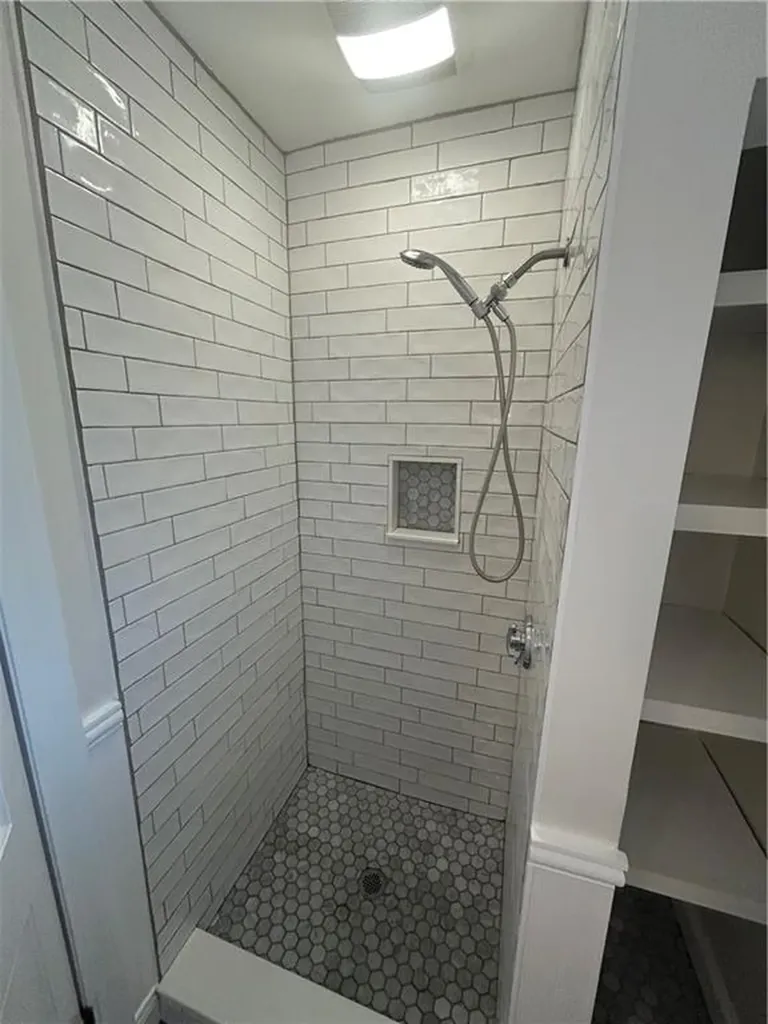 6 Gladding Court Newport RI 02840