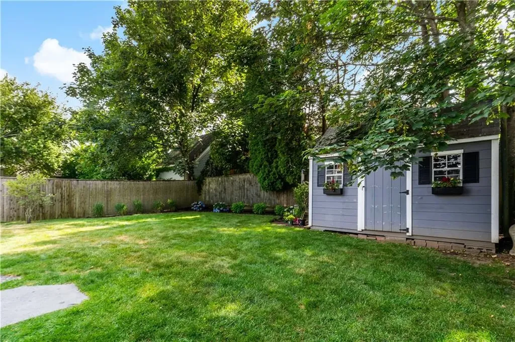 6 Gladding Court Newport RI 02840