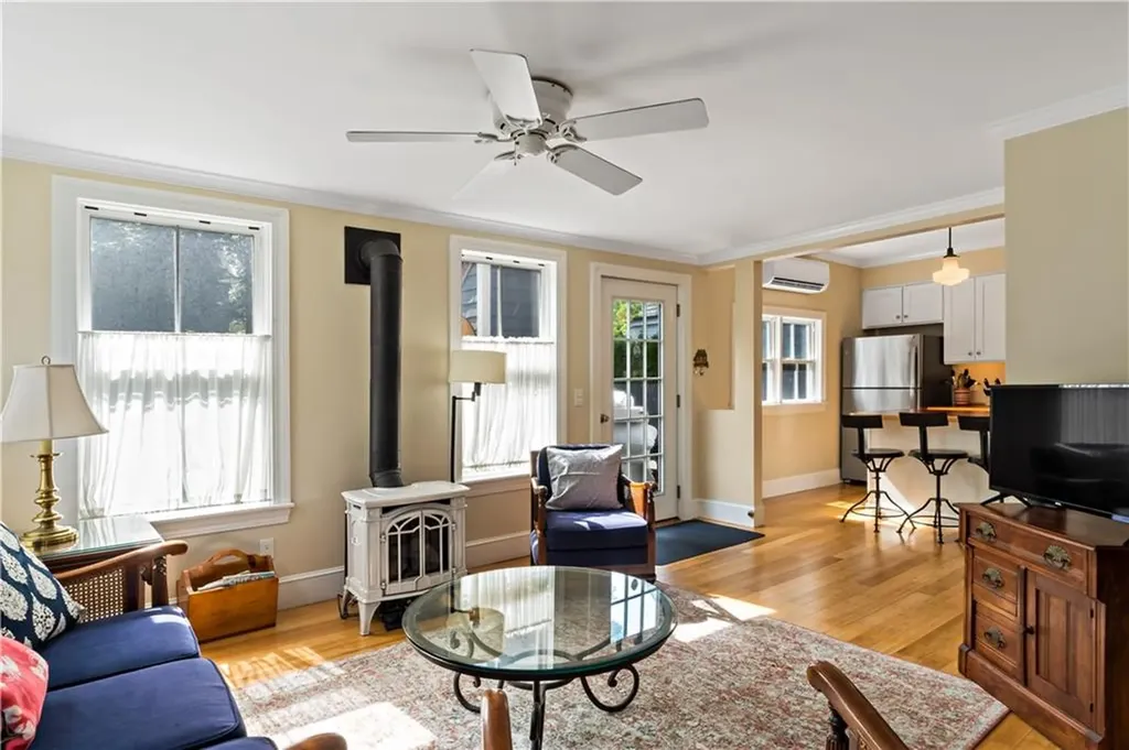 6 Gladding Court Newport RI 02840