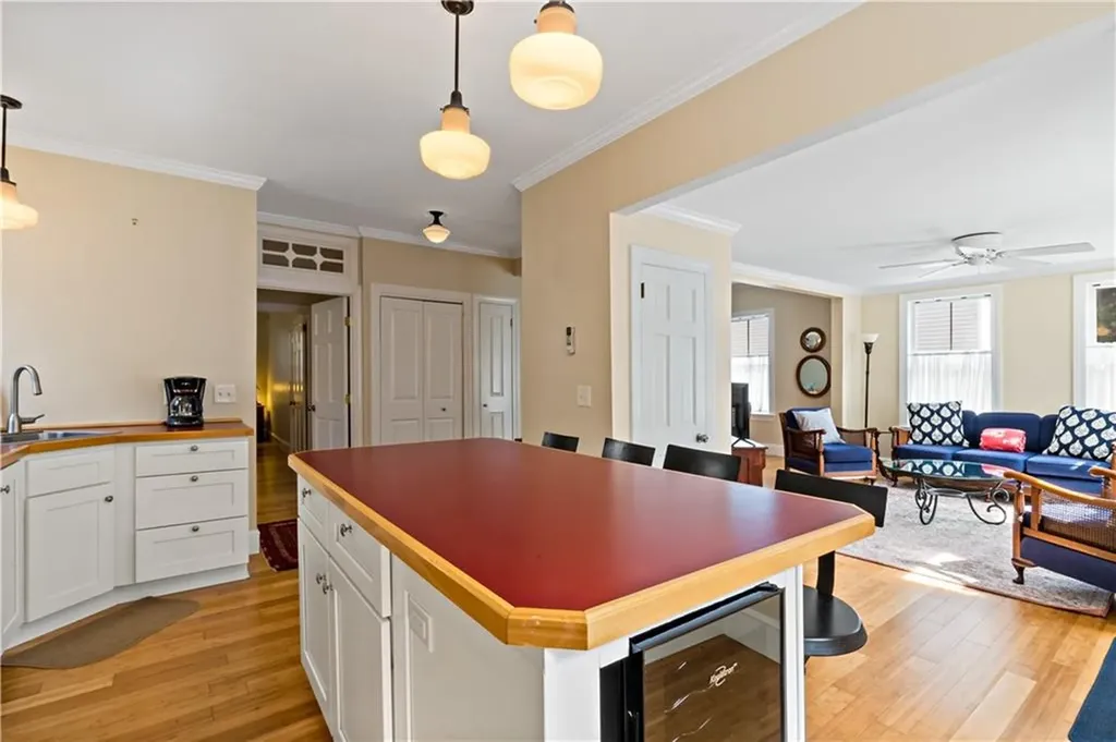 6 Gladding Court Newport RI 02840