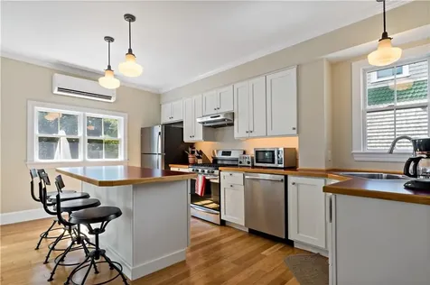 6 Gladding Court Newport RI 02840
