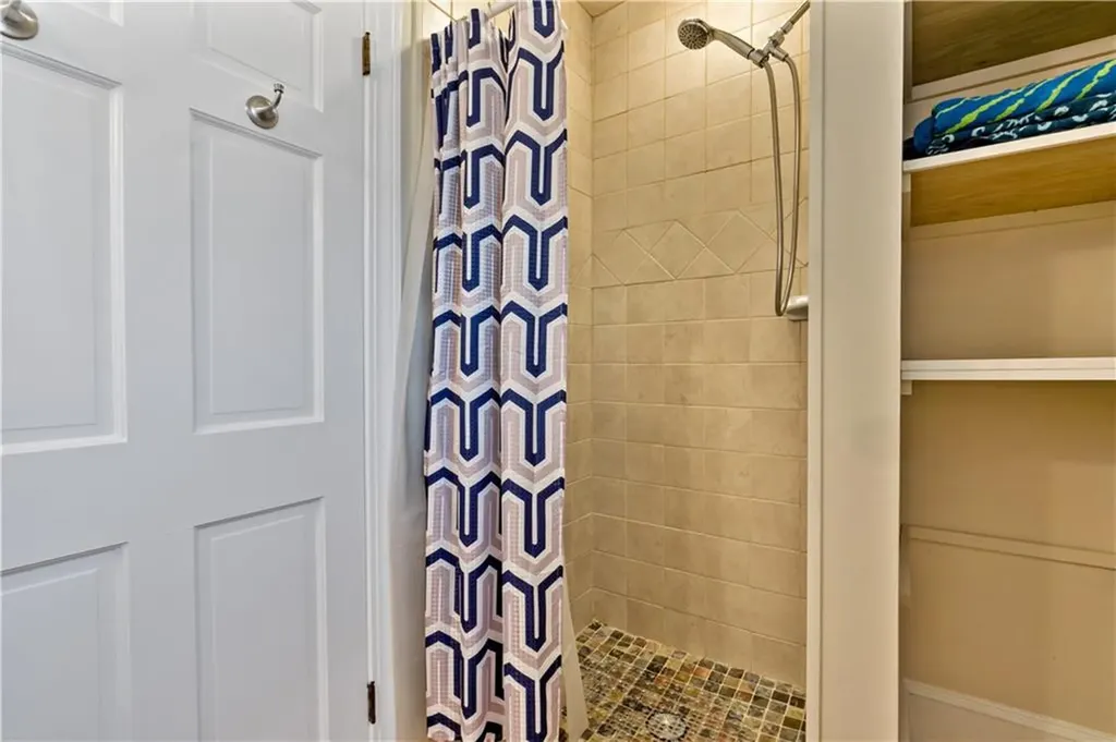 6 Gladding Court Newport RI 02840
