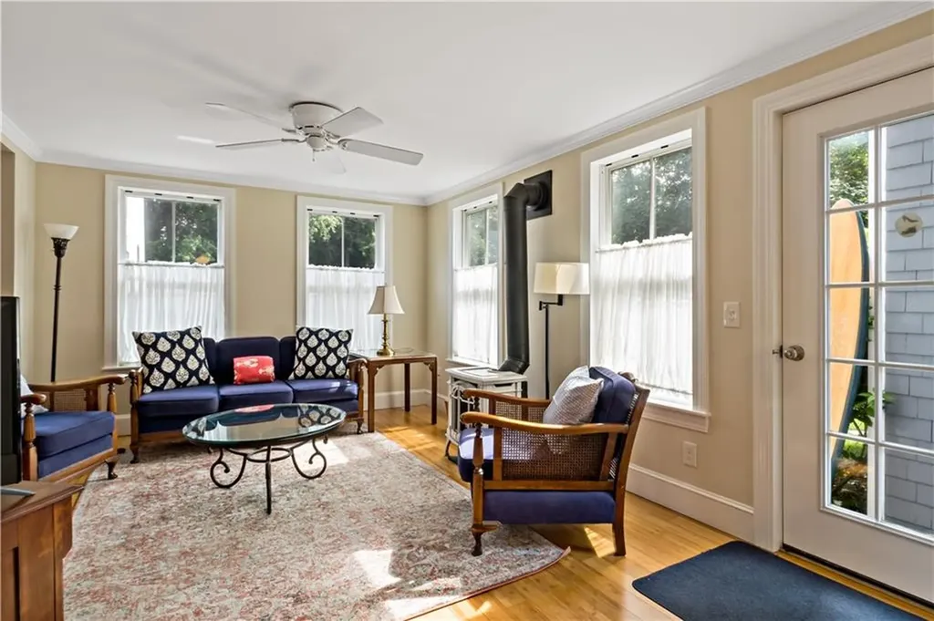6 Gladding Court Newport RI 02840