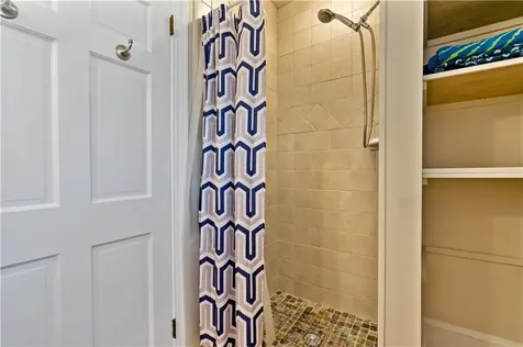 6 Gladding Court Newport RI 02840