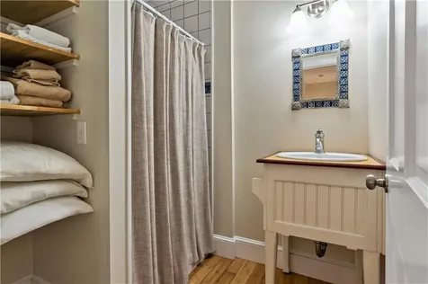 6 Gladding Court Newport RI 02840