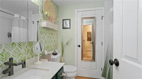 37 Eagle Run Warwick RI 02818