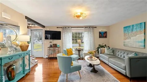 37 Eagle Run Warwick RI 02818