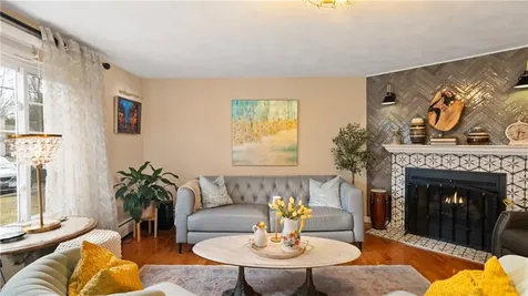 37 Eagle Run Warwick RI 02818