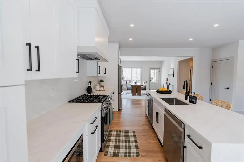 299 Jastram Street Providence RI 02908