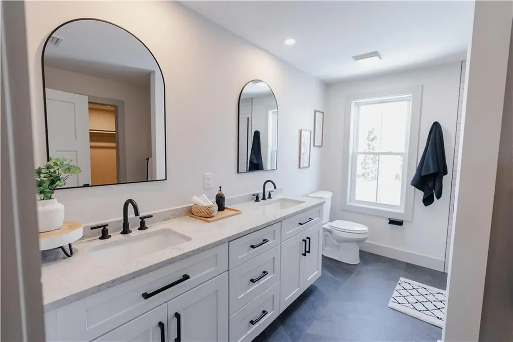 299 Jastram Street Providence RI 02908