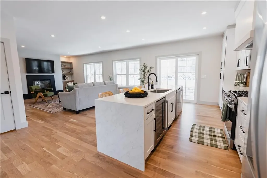 299 Jastram Street Providence RI 02908