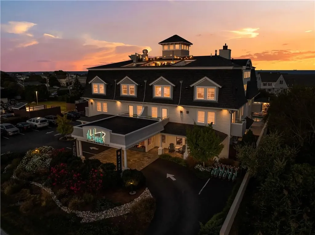 1208 Ocean Road Narragansett RI 02882