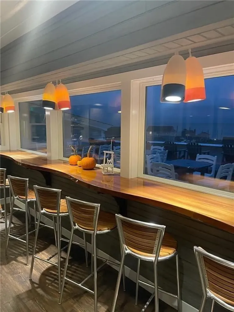 1208 Ocean Road Narragansett RI 02882
