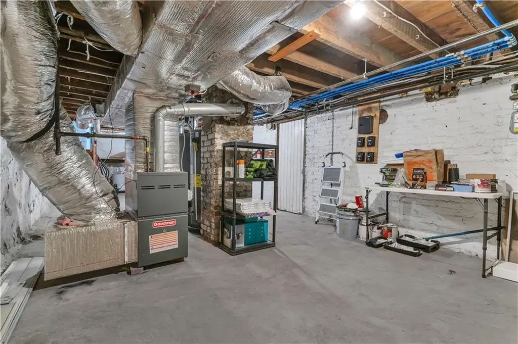 382 Orms Street Providence RI 02908