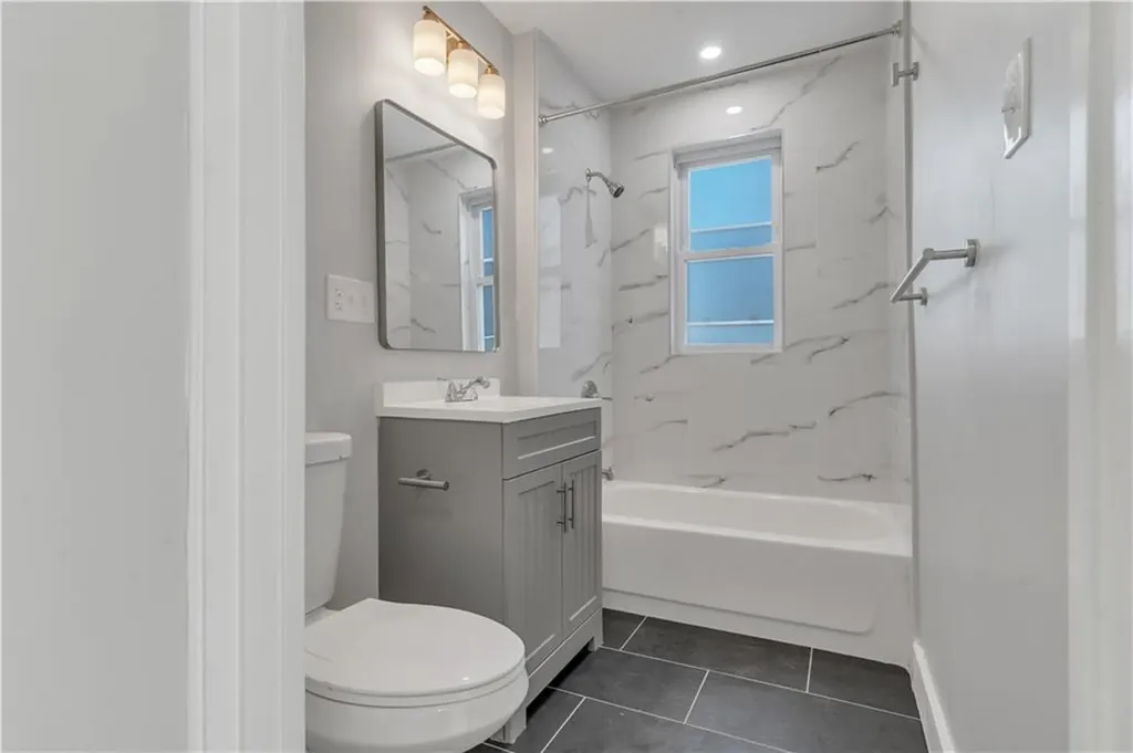 382 Orms Street Providence RI 02908