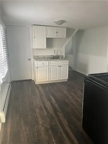 10 Ryan Avenue Bristol RI 02809