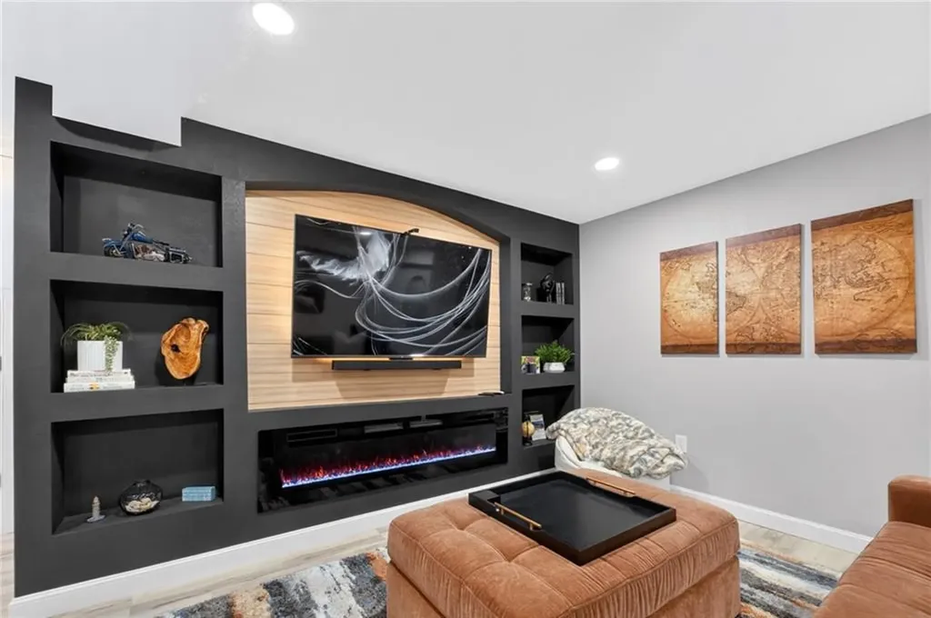 91 Joe Fromms Way West Warwick RI 02893