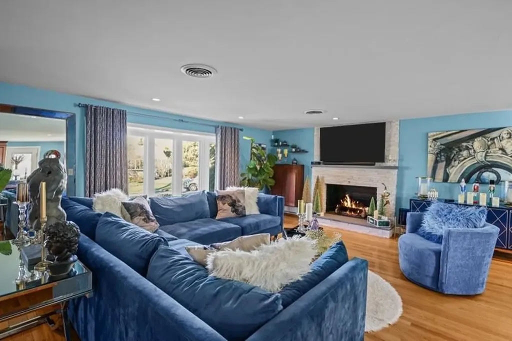 210 Summit Drive Cranston RI 02920