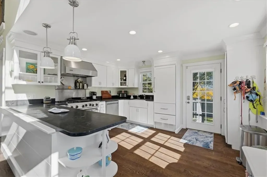 128 Maple Avenue Little Compton RI 02837