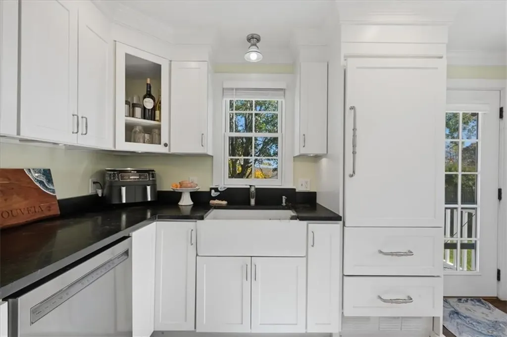 128 Maple Avenue Little Compton RI 02837