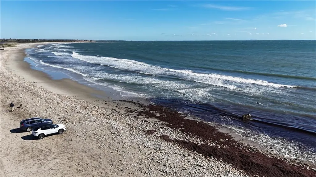 128 Maple Avenue Little Compton RI 02837