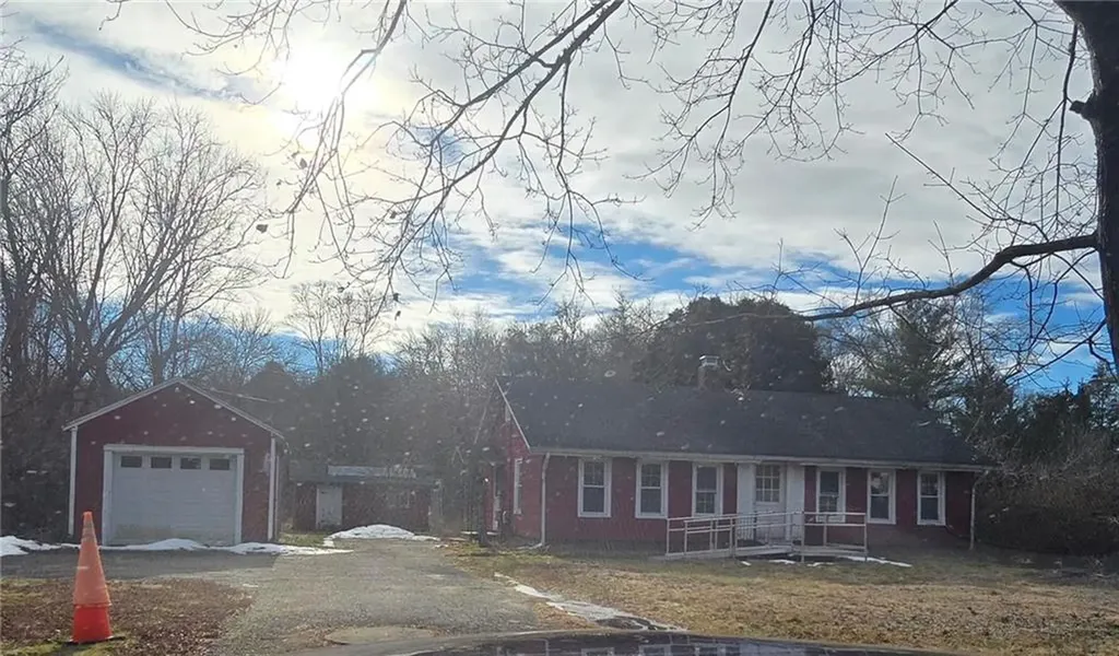 22 Oak Street Hopkinton RI 02804