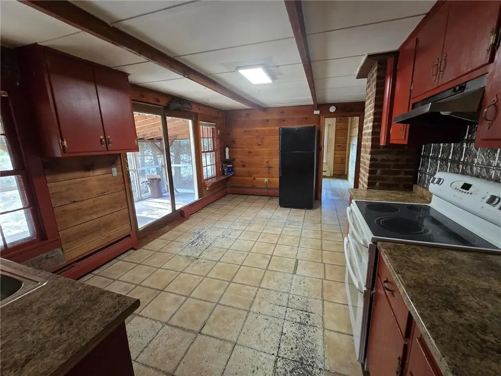 22 Oak Street Hopkinton RI 02804