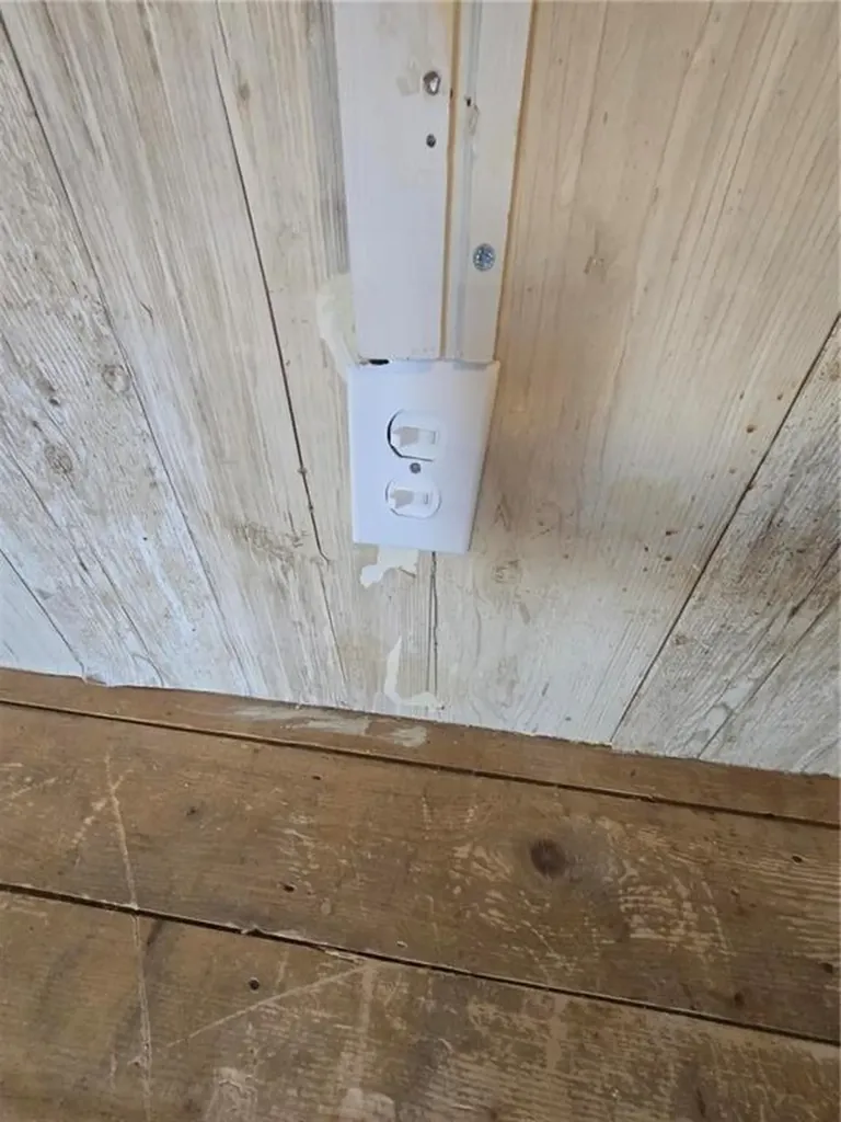 22 Oak Street Hopkinton RI 02804