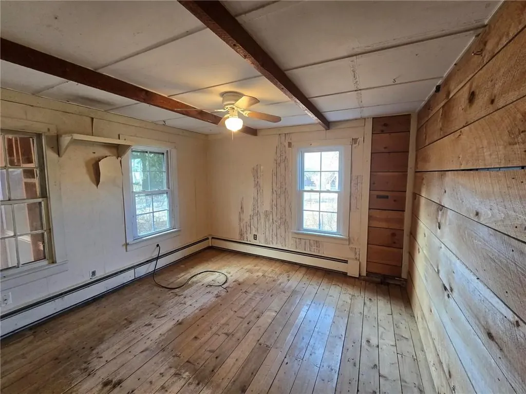 22 Oak Street Hopkinton RI 02804