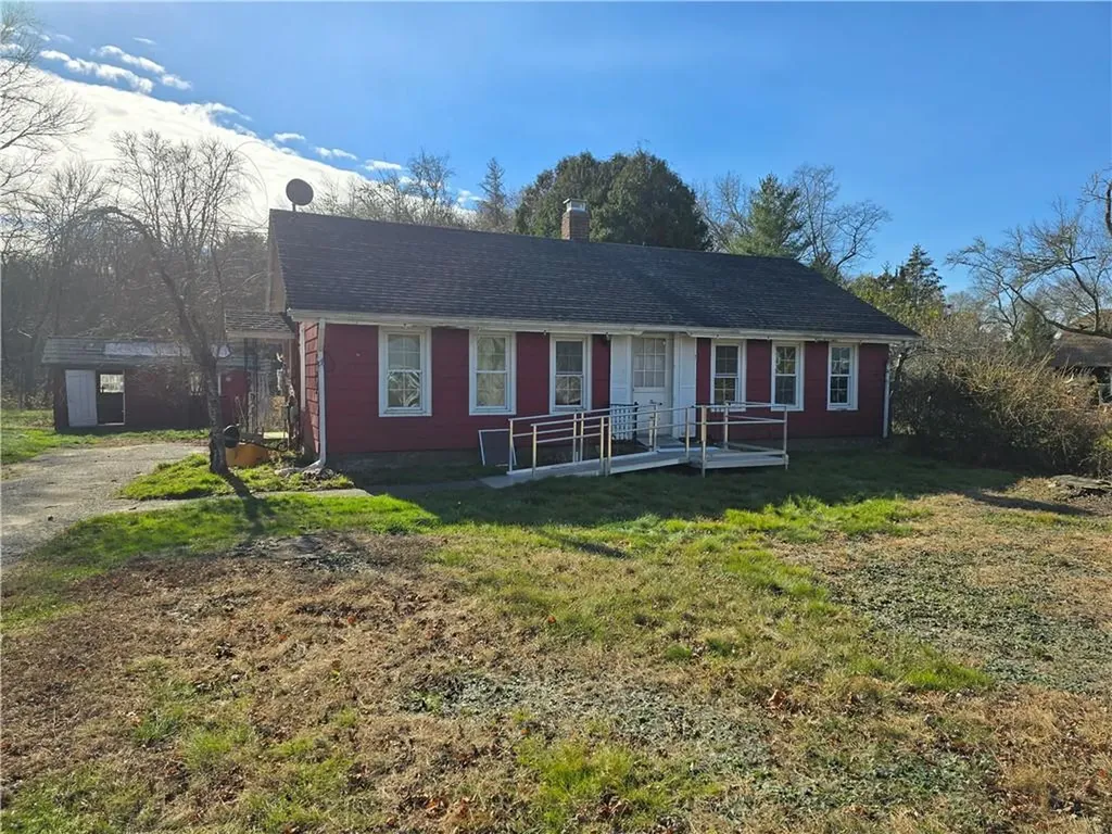 22 Oak Street Hopkinton RI 02804