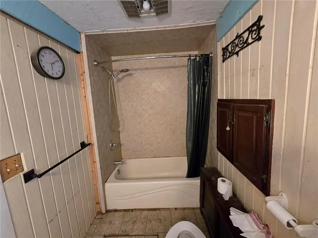 22 Oak Street Hopkinton RI 02804