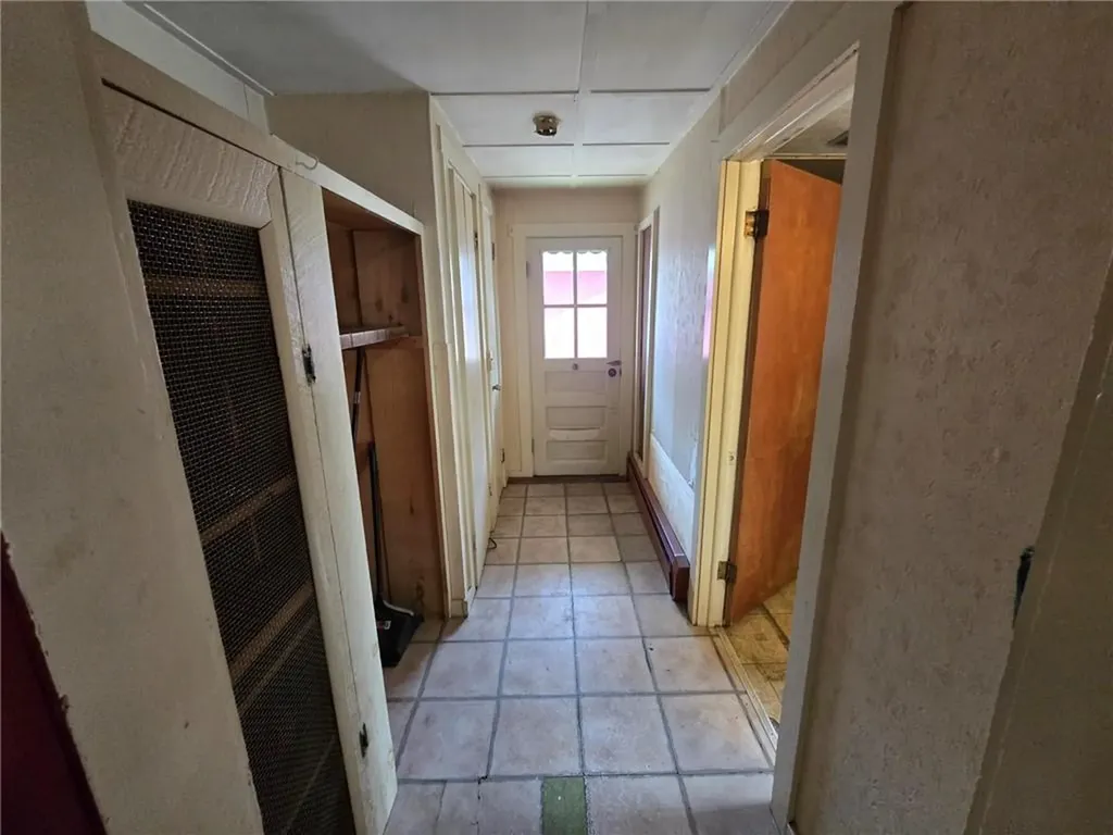 22 Oak Street Hopkinton RI 02804