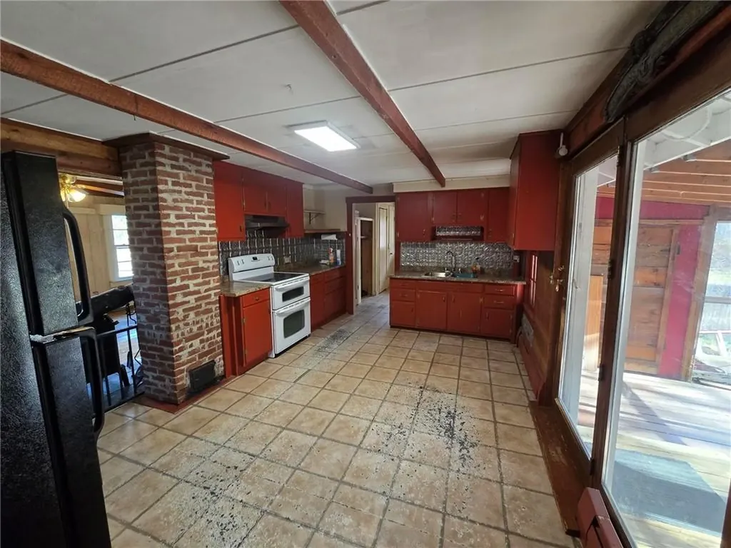 22 Oak Street Hopkinton RI 02804