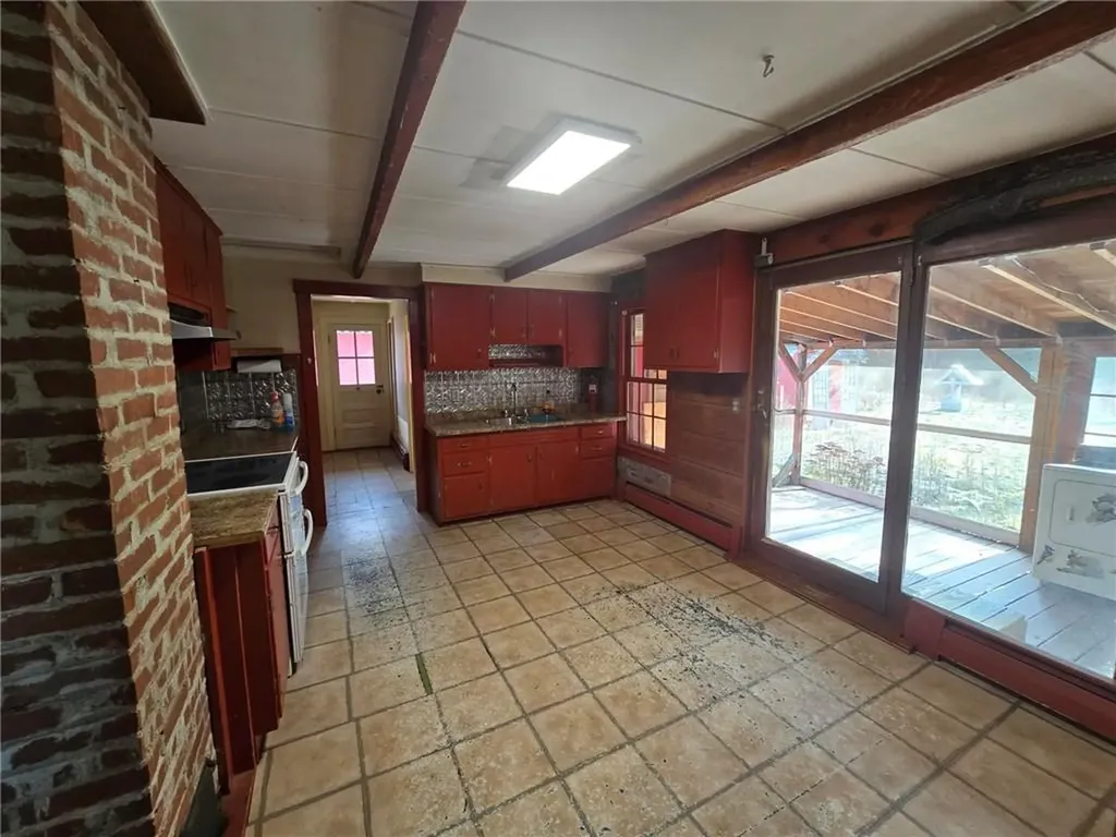 22 Oak Street Hopkinton RI 02804