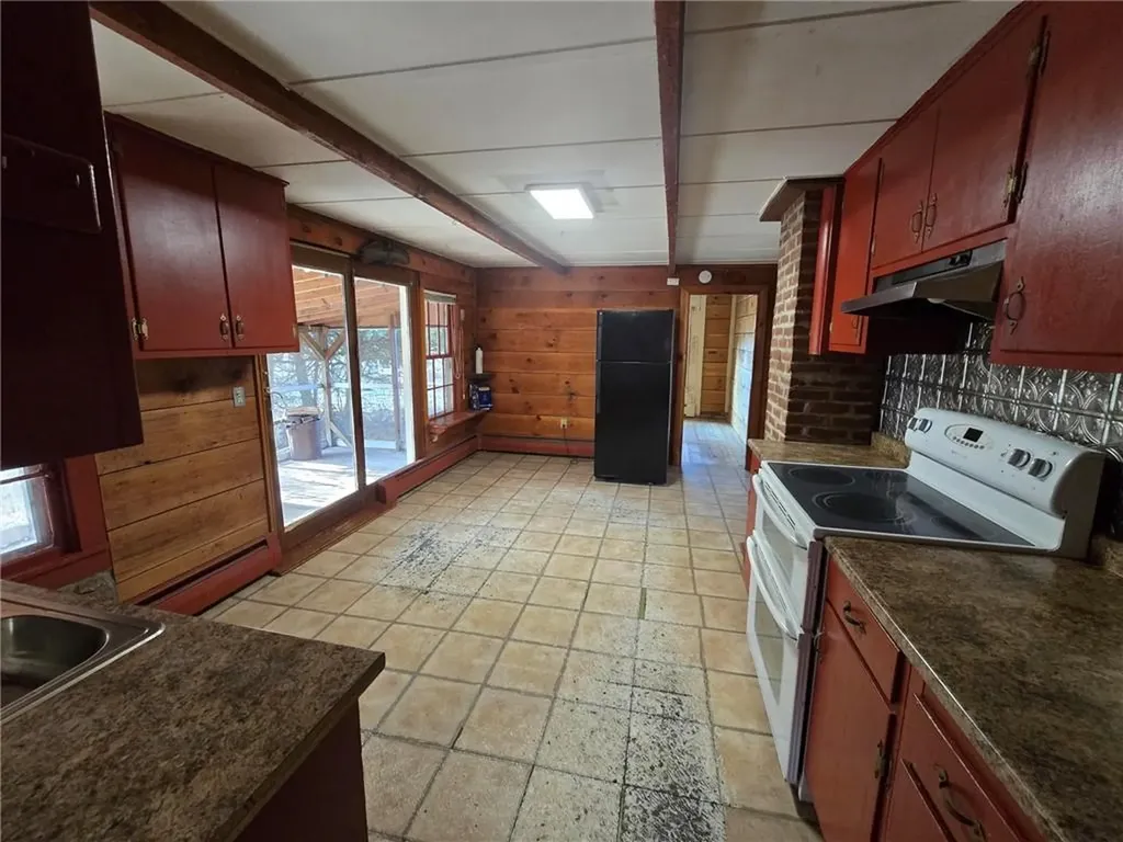 22 Oak Street Hopkinton RI 02804