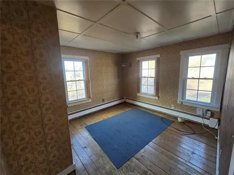 22 Oak Street Hopkinton RI 02804