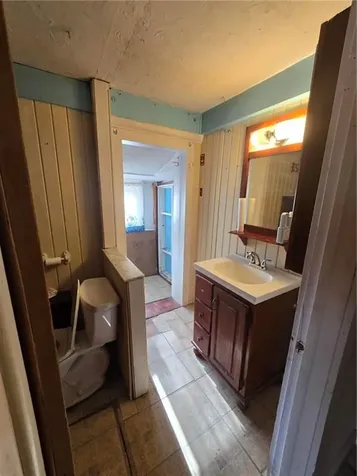 22 Oak Street Hopkinton RI 02804