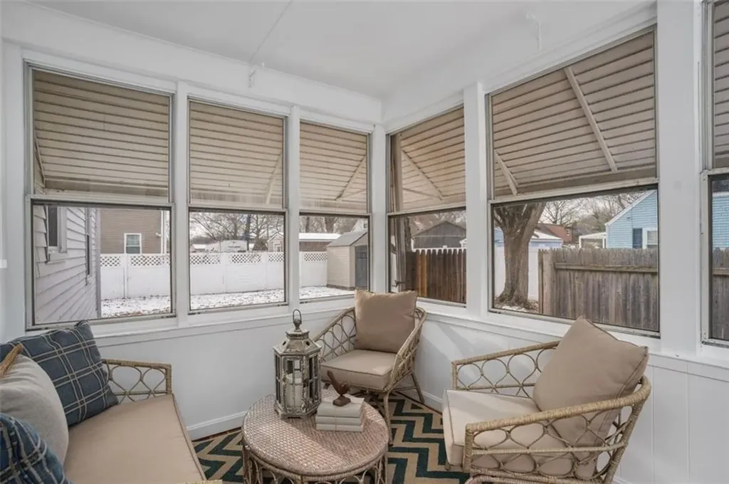 77 Buttonwoods Avenue Warwick RI 02886