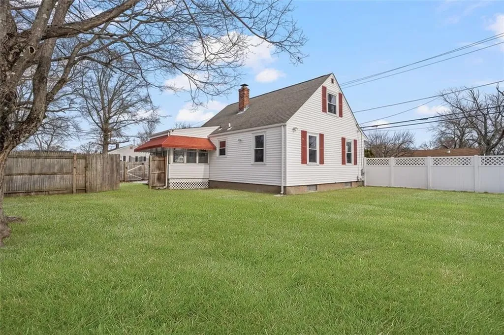 77 Buttonwoods Avenue Warwick RI 02886