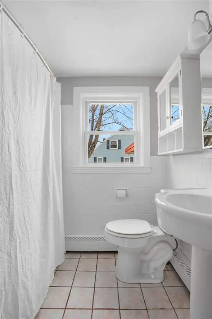 77 Buttonwoods Avenue Warwick RI 02886